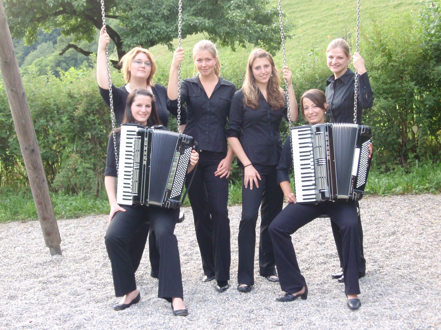 v.l.n.r. Patricia Nägelin, Elena Gutmann, Theresa Riesterer, Fabienne Stiefvater, Christina Fischer, Silke D'Inka