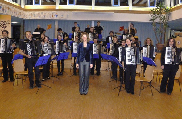 Sie boten eine perfekte Leistung: die Musiker der Akkordeongruppe Münstertal unter der Leitung von Silke D’Inka. Foto: Eberhard Gross